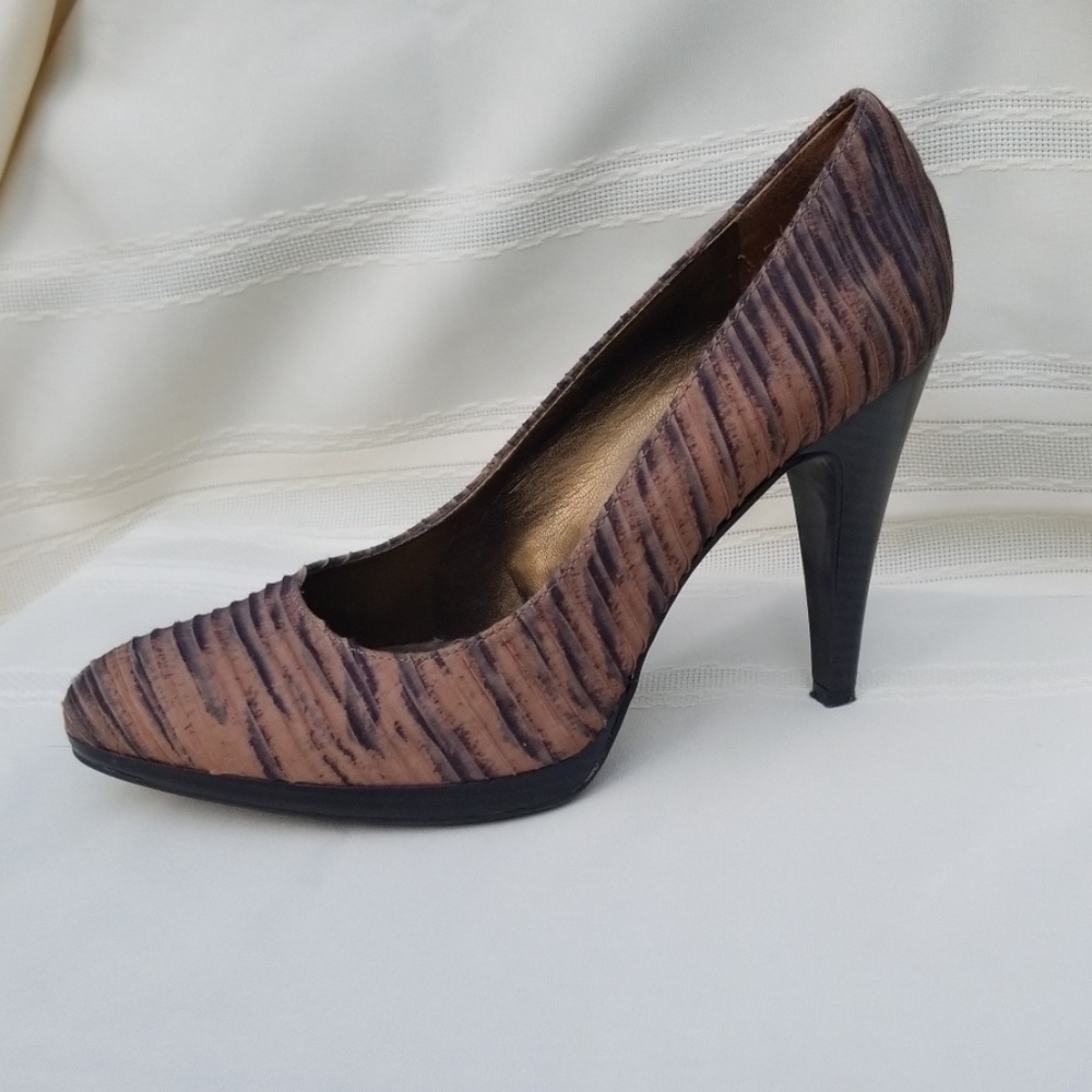 Nine West Animal print heels